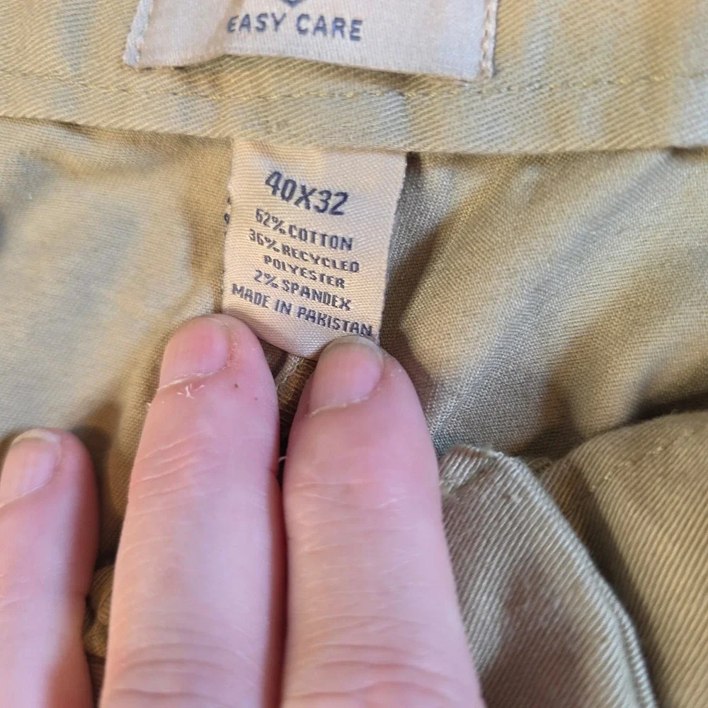 St Johns Bay Mens 40x32 Pleated Chino Pants Khaki Tan Easy Care Distressed Work
